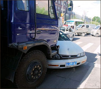 20111106-Wiki commons road_accident.jpg